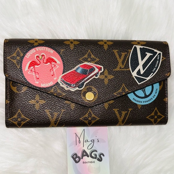 Louis Vuitton: World Tour Patches Wallet - Picture 4 of 16